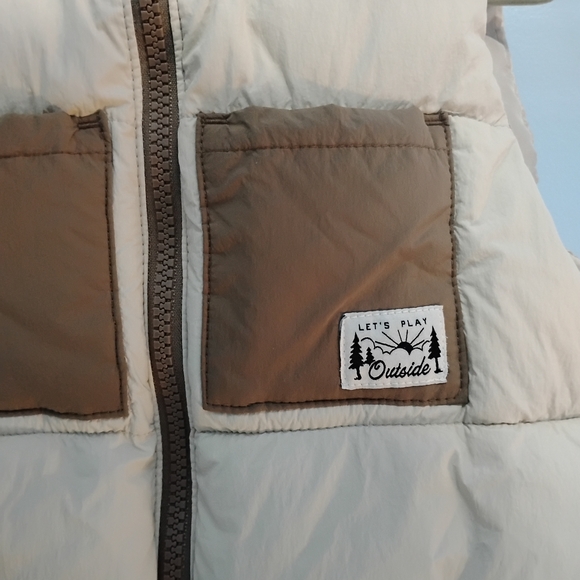 Boys Old Navy Cream Puffer Vest with Brown Accent Pockets - Picture 2 of 6